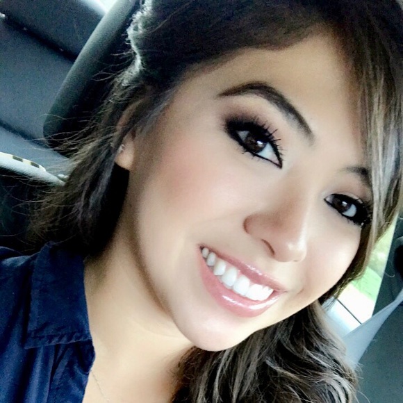 Profile Picture of Pamela Rodriguez (@pamrod13) on Poshmark