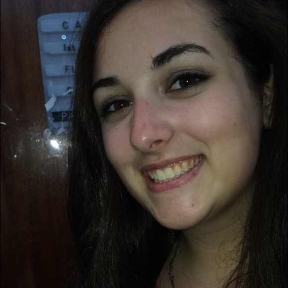 Profile Picture of Sophie Kotzker (@sophkotz) on Poshmark