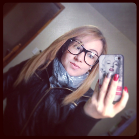 Profile Picture of Johana Palacios (@jobiiz) on Poshmark