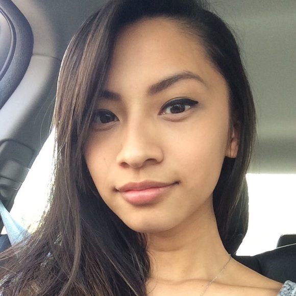 Profile Picture of Lily Do (@lilydo1191) on Poshmark