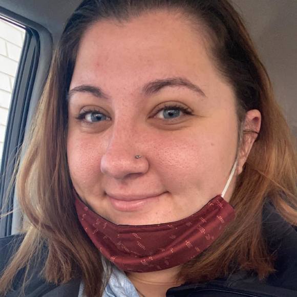 Profile Picture of Emily Breitenbach (@ebreitenbach123) on Poshmark