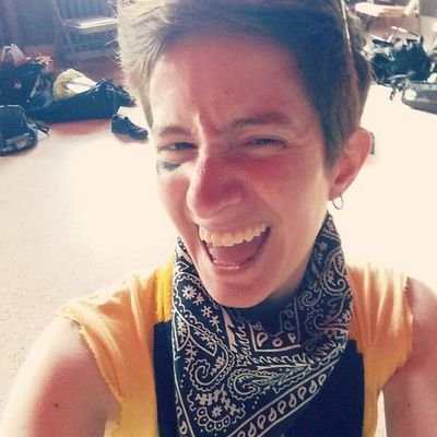 Profile Picture of Sav Russ Is Interviewing! (@littlebirdgirl) on Twitter