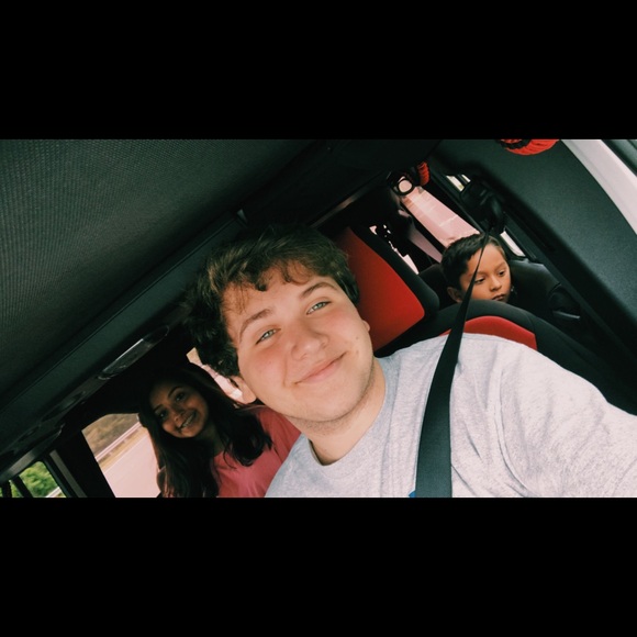 Profile Picture of Jason Vessell (@jasonvessell) on Poshmark