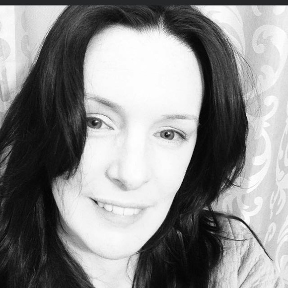 Profile Picture of Tonya Petty (@cbacon79) on Poshmark