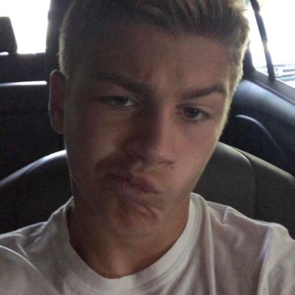 Profile Picture of Blake Ringer (@ringerhartley) on Poshmark