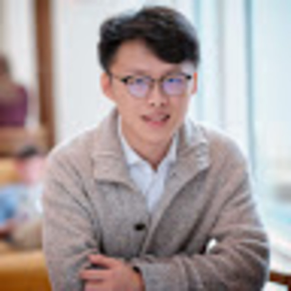 Profile Picture of Oliver Yuan (@olivery124) on Poshmark