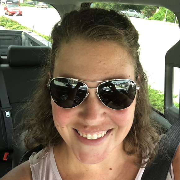 Profile Picture of Jill Burleson (@jmac121004) on Poshmark