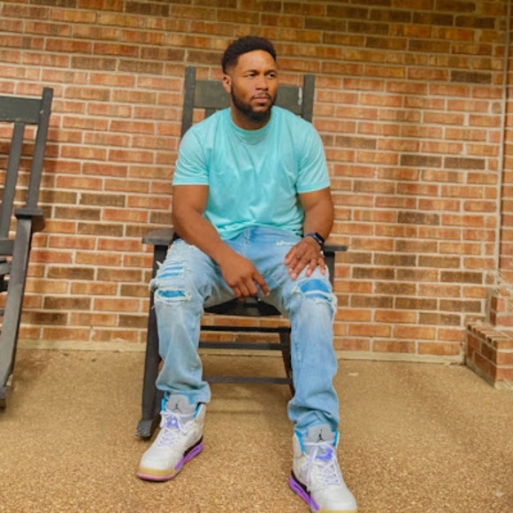 Profile Picture of Michael Fleming (@mookiemook605) on Poshmark