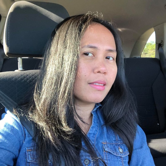 Profile Picture of Analyn Labounty (@analyn30) on Poshmark