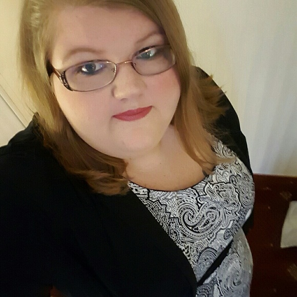 Profile Picture of Melinda Patterson (@mindyp19) on Poshmark