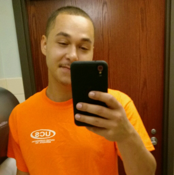 Profile Picture of Joseph Umlauf (@moneymakinjo3) on Poshmark