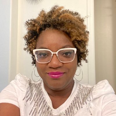 Profile Picture of Stacy (@StacyThorn) on Twitter