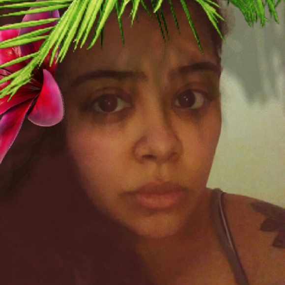 Profile Picture of Yarelis Otero (@yoter01152) on Poshmark