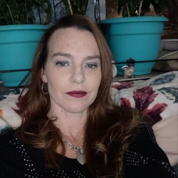 Profile Picture of Sarah Goss (@astraea75) on Poshmark