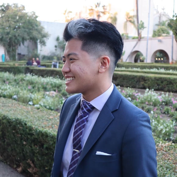 Profile Picture of Elias malachi Enguancho (@eenguancho) on Poshmark