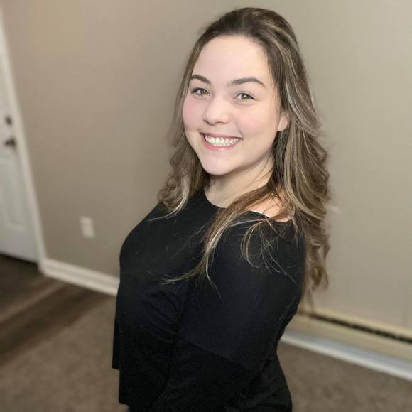 Profile Picture of Amber Heisey (@aheisey23) on Poshmark