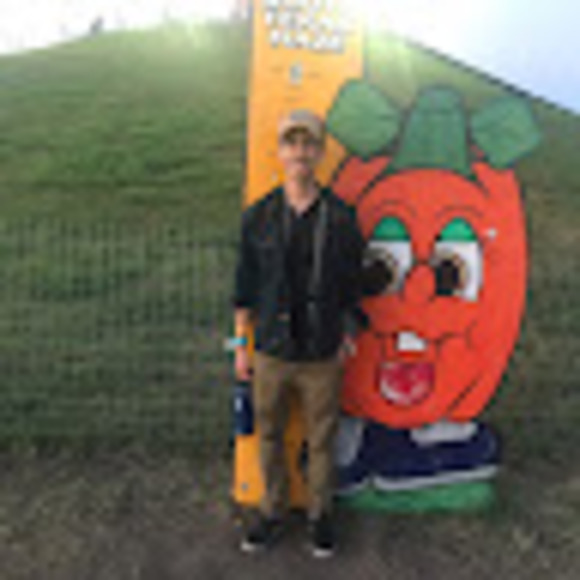 Profile Picture of Steven Uribe (@scuribe1) on Poshmark