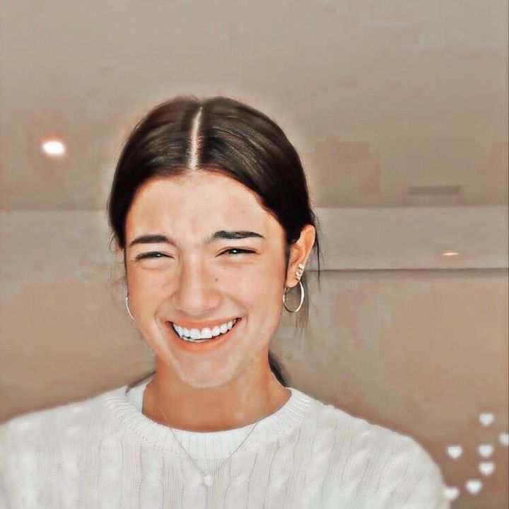 Profile Picture of mia! | 0.0k (@charlspointe) on Tiktok