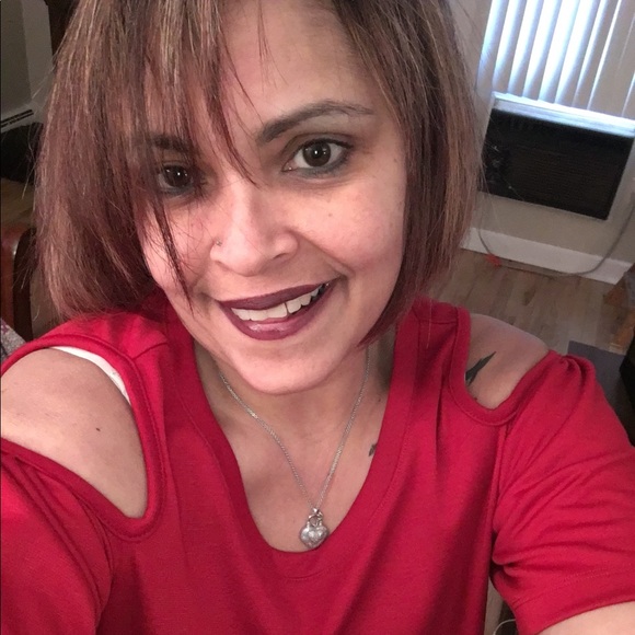 Profile Picture of Nilsa Copello (@ncopello) on Poshmark