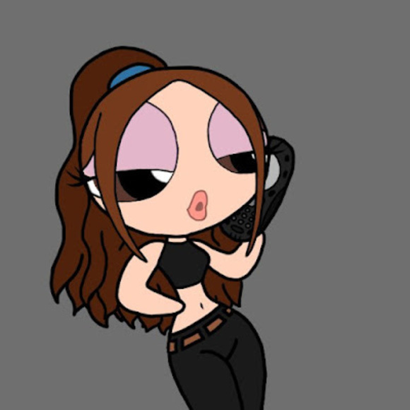 Profile Picture of Cassandra Swineford (@cswineford662) on Poshmark