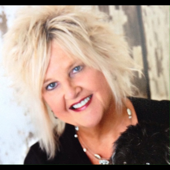 Profile Picture of Joyce Ryan (@jkryan) on Poshmark