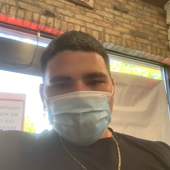 Profile Picture of Jeffrey Perez (@jeffrey44001) on Poshmark