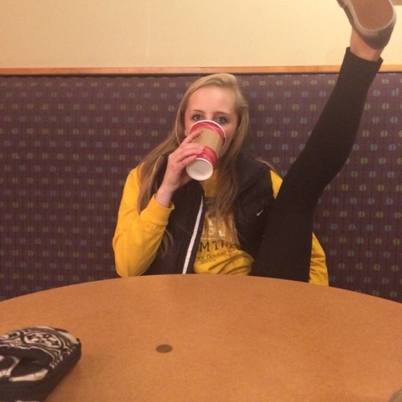 Profile Picture of Alexa Bowman (@alexabowman3) on Poshmark
