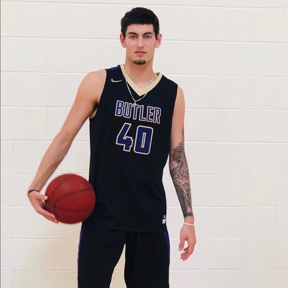 Profile Picture of Dylan Orr (@dylanorr44) on Poshmark