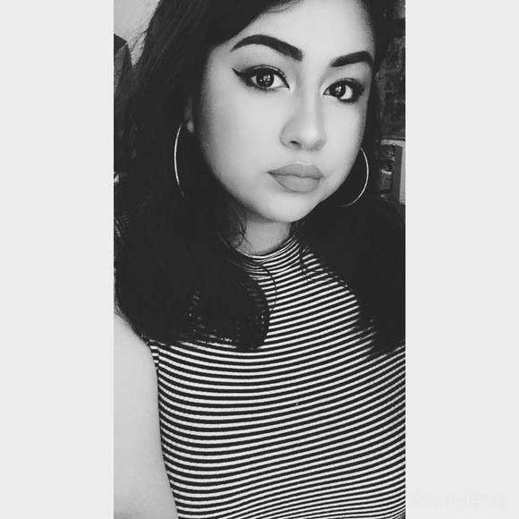 Profile Picture of Pamela Uzueta-cisneros (@pamelau14) on Poshmark