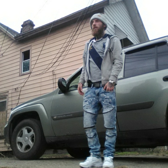 Profile Picture of Aaron Krug (@whiteybandz28) on Poshmark