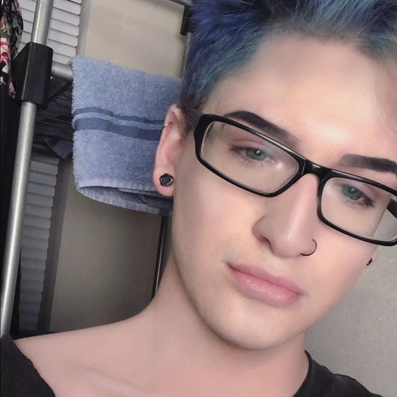Profile Picture of Braden Sharp (@bradenshameless) on Poshmark
