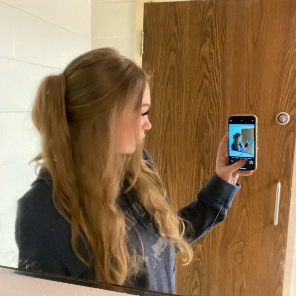 Profile Picture of Kendall Squires (@kendallsquir475) on Poshmark