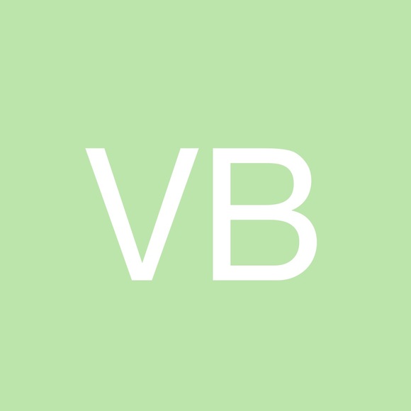 Profile Picture of Victoria Bottino (@victoriabottino) on Poshmark