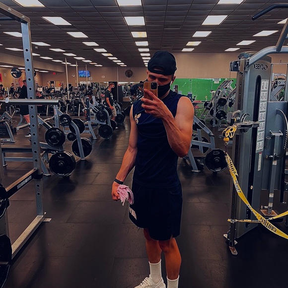 Profile Picture of Joshua Payne (@cobrasvt00) on Poshmark