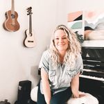 Profile Picture of Shawna Hart ~ artist (@art.of.hart) on Instagram