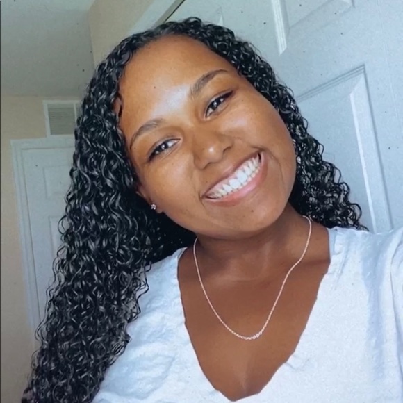 Profile Picture of Jazmyne Ramos (@jazmyneramos) on Poshmark