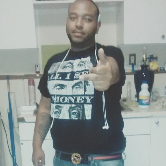 Profile Picture of Fausto De los santos (@fsantos1215) on Poshmark