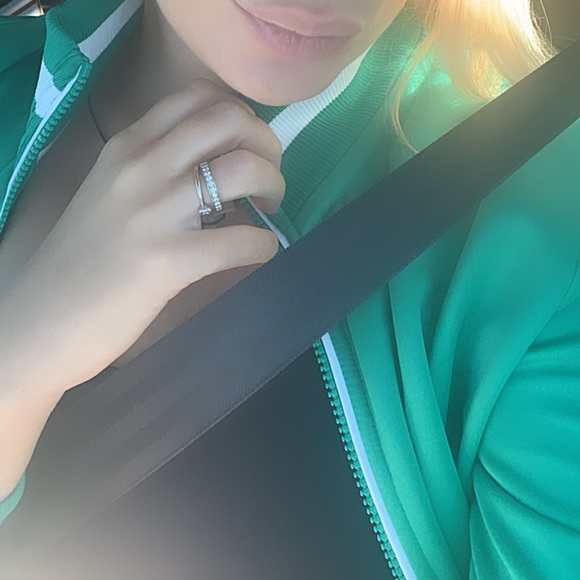 Profile Picture of Julia Koval (@julia_koval) on Poshmark