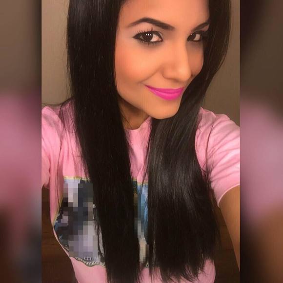 Profile Picture of Laurimar Benavides (@laurimar_1605) on Poshmark