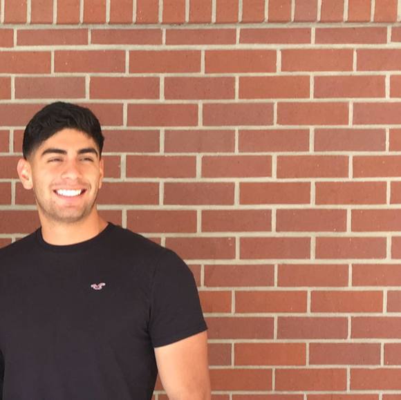 Profile Picture of Steven Toledo (@steventeee) on Poshmark