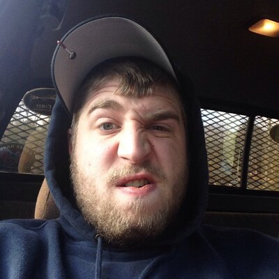 Profile Picture of Robert Cornelison (@CornholeRobert) on Twitter
