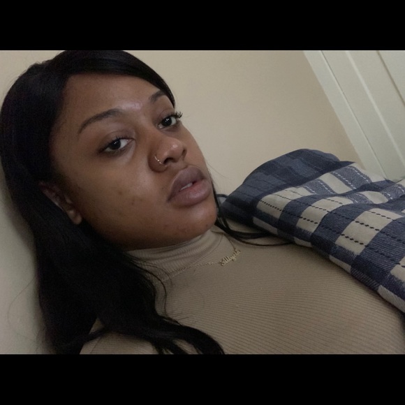 Profile Picture of Allycia Smith (@allyciasmith) on Poshmark