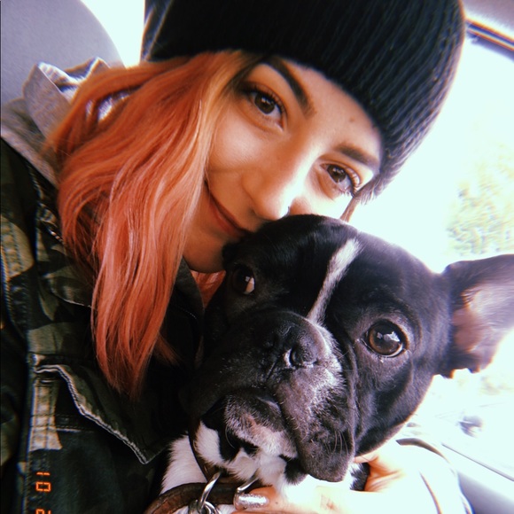 Shay Loxton - Poshmark Profile Picture of Shay Loxton (@loxtoshay) on Poshmark