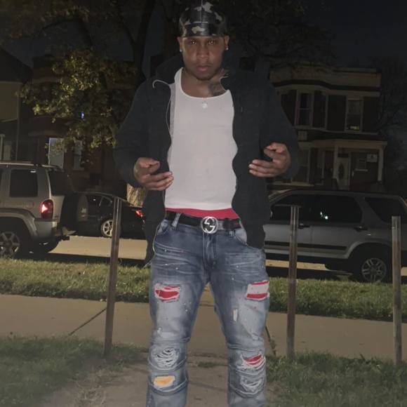 Profile Picture of Mario Lowend (@mariobolden13) on Poshmark