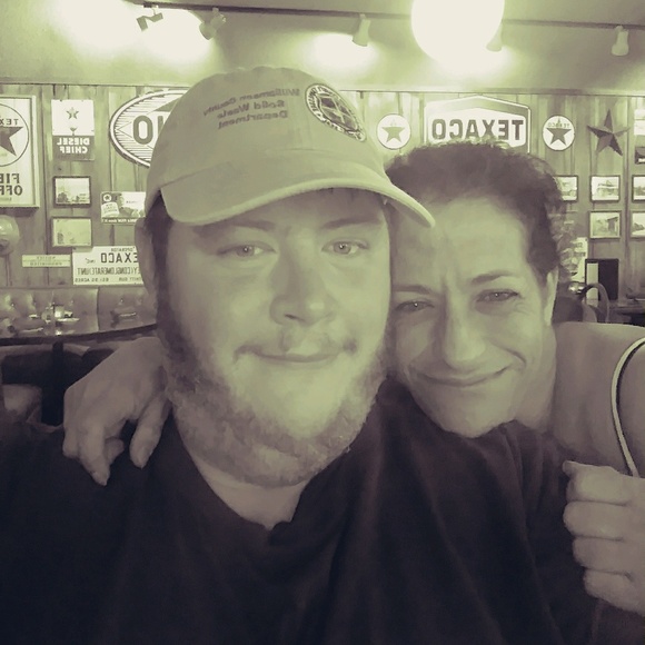 Profile Picture of Ilana Hinners (@bearlove17) on Poshmark