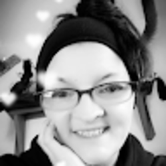 Profile Picture of Jamie Gaver (@jamiegaver34) on Poshmark