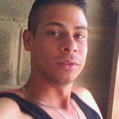 Profile Picture of Tomas Leal (@tomasleal87) on Twitter