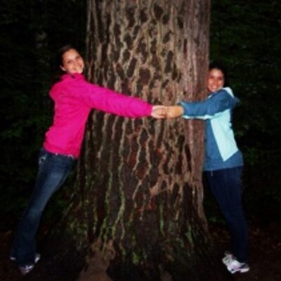 Profile Picture of Libby Schroeder (@hemlocklibby) on Twitter