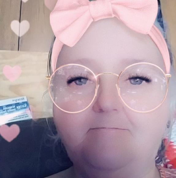 Profile Picture of Beverly Poole (@jpsgrl28) on Poshmark