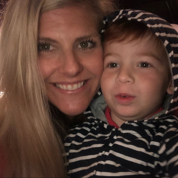 Profile Picture of Chrystal Gibbs (@gibbsgirl14) on Poshmark